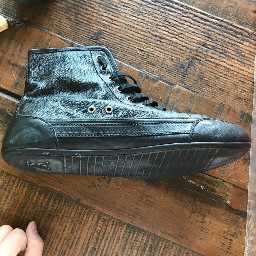 Louis Vuitton Damier Sneakers - Picture 3 of 8