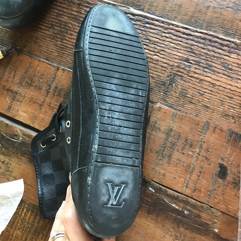 Louis Vuitton Damier Sneakers - Picture 7 of 8