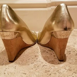 Authentic GUCCI wedges Size 9.5