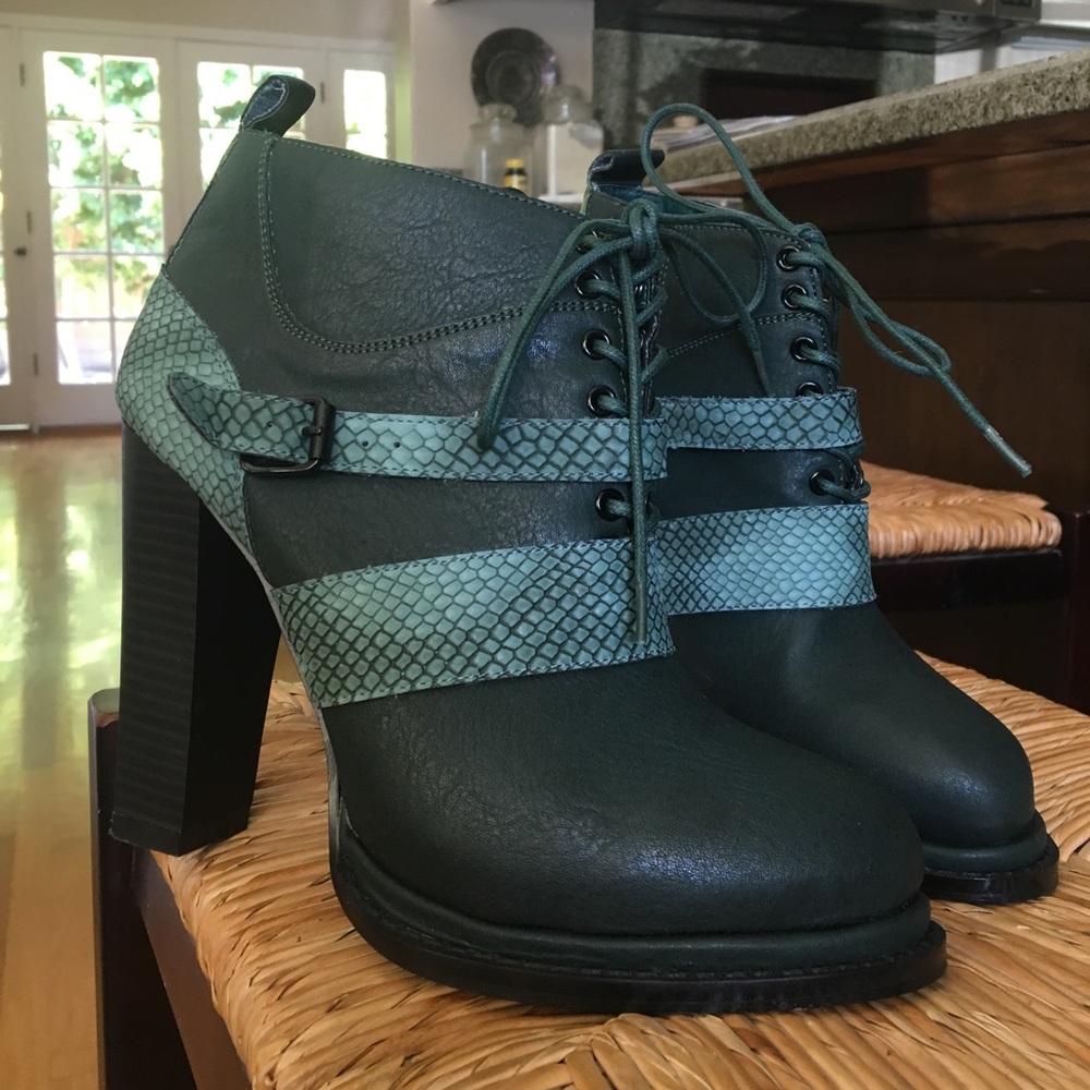 Shoe Cult by Nasty Gal green lace up boots