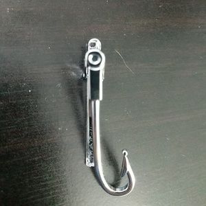 Fish hook tie bar