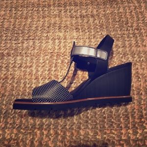 Comfortable wedge sandals. Black/pewter