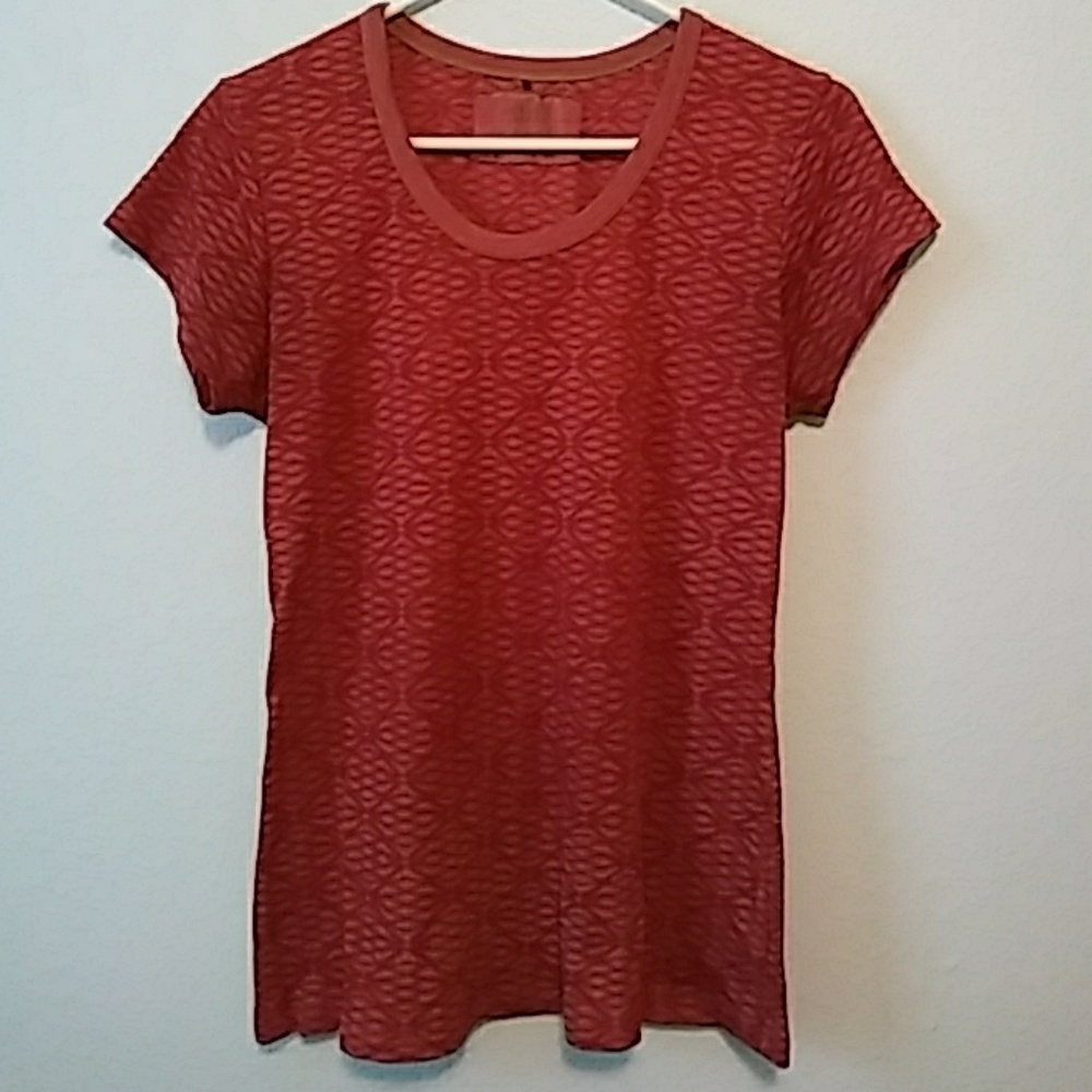 Prana t-shirt with red pattern