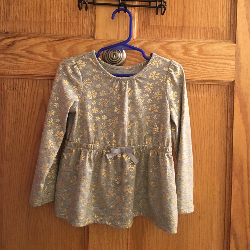 Girls 3T long sleeve snowflake shirt!