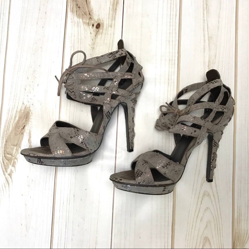 Elizebeth and  James . High heels • size 6 1/2