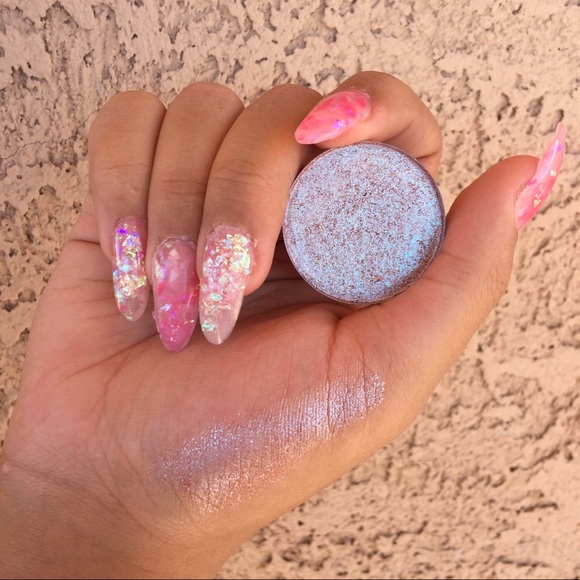 🦄 Glitz & Bam Handmade Pressed Highlighter 🦄 - Picture 4 of 5