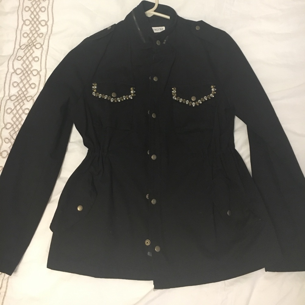Black cargo jacket with skull details