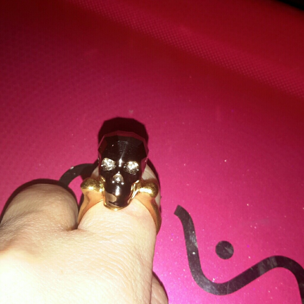Uno de 50 Swarovski crystal skull ring made Spain