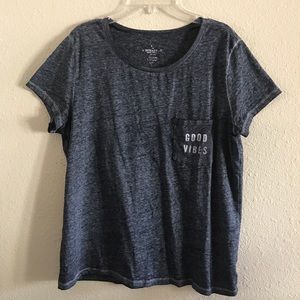 American Eagle good vibes T-shirt.