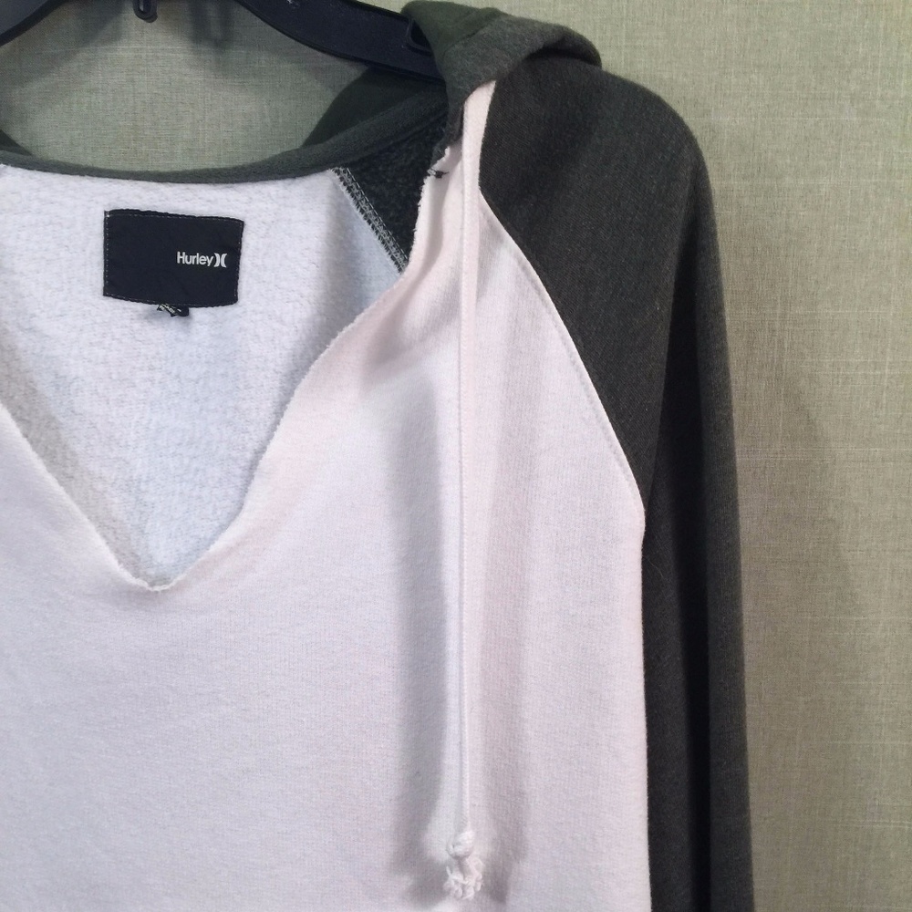 ‍♀️Hurley Womens Sweatshirt Rip Neck