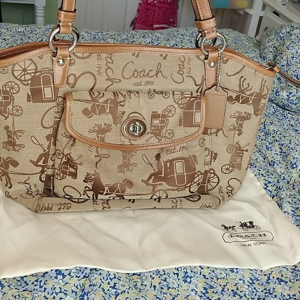 Rare Coach Leah Horse and Carriage Tote Bag