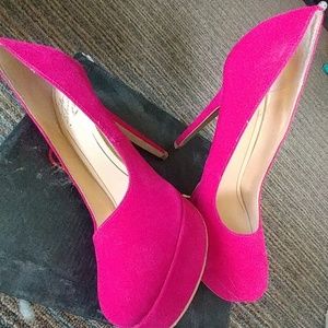 8.5 Colin Stuart fuchsia platform heel