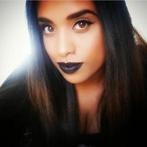 Raven Flat Velvet Matte Lipstick