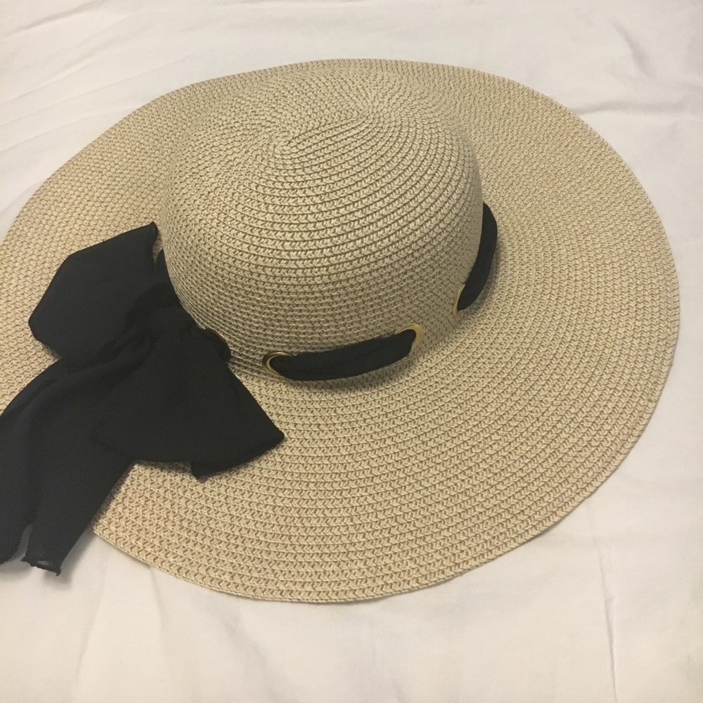 Floppy hat
