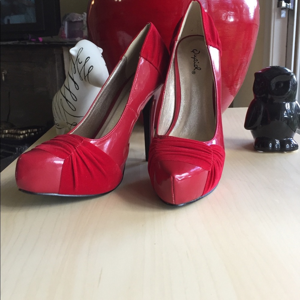 SALE Red pumps 👠