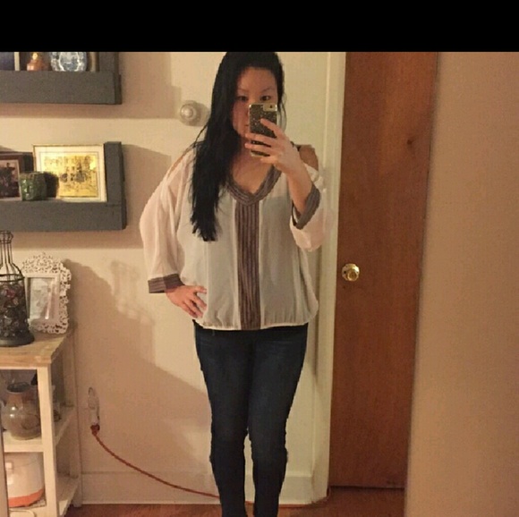 Great blouse so versitle and so flattering! - Picture 3 of 3