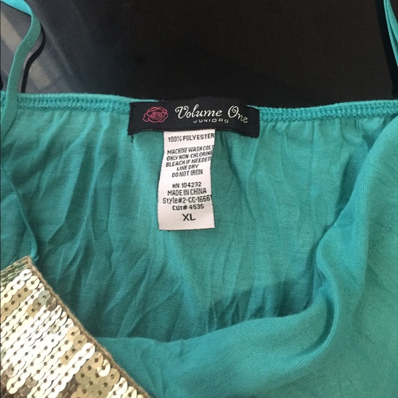 Top - Picture 2 of 4