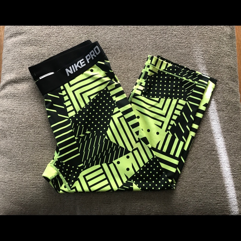 Nike Pro capri leggings! Size xl