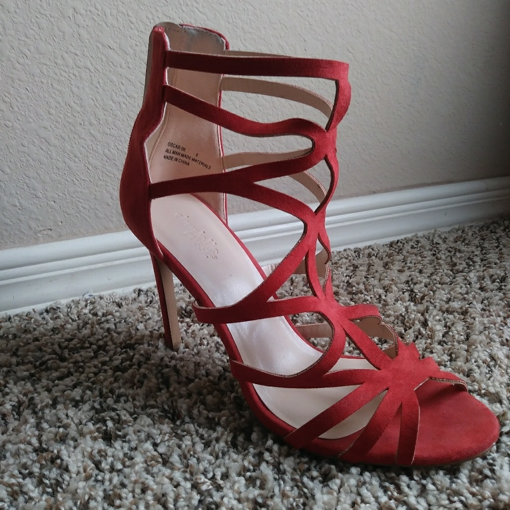 Heels - Picture 4 of 4
