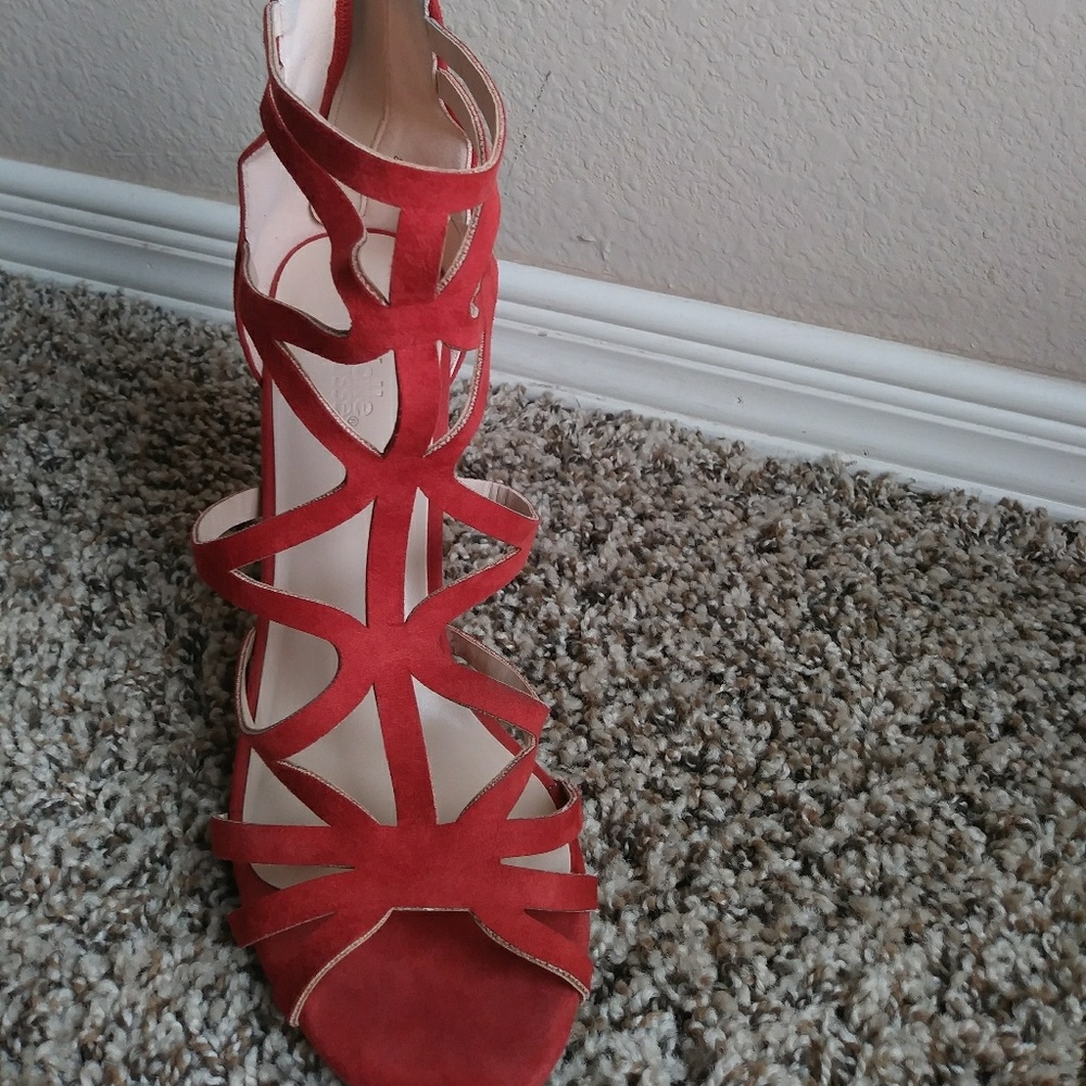 Heels - Picture 2 of 4