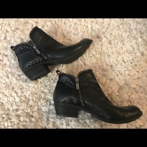 Lucky Brand Bartalino Black Quilted Ankle Boots