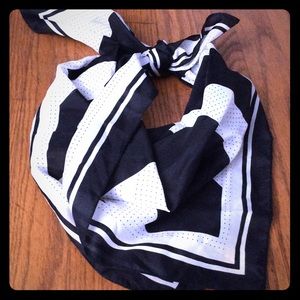 Black and white scarf