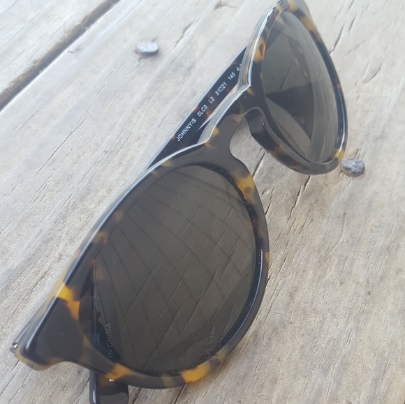 Accessories - Banana Republic sunglasses