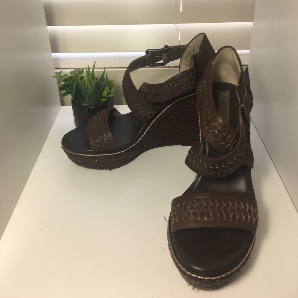 Strappy Platform