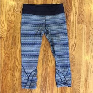 Lululemon Inspire Crop blue/black