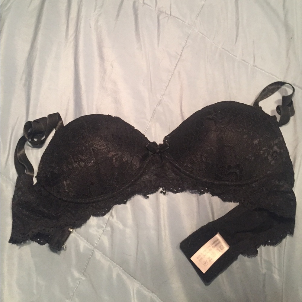 Black wire-less bra