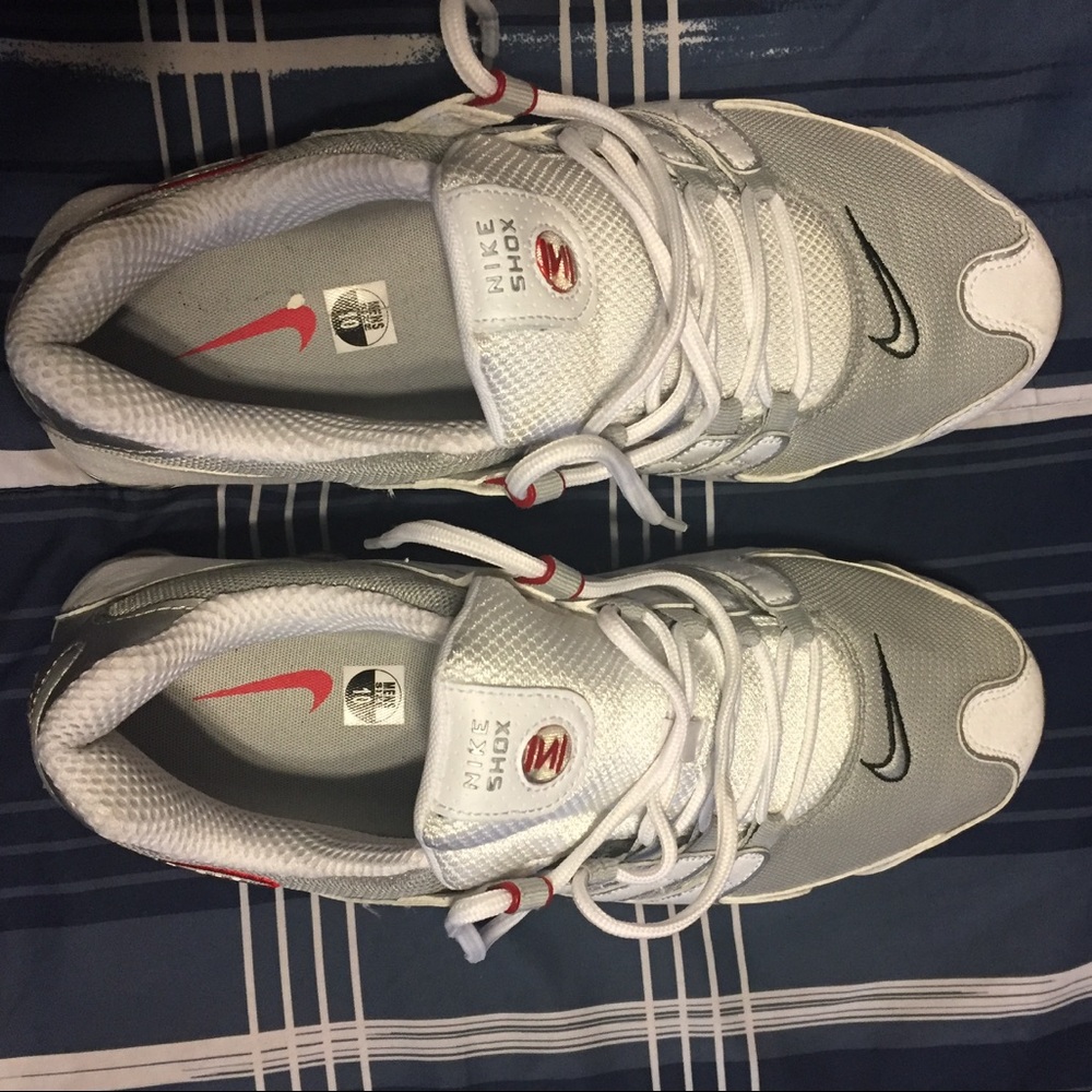 Nike Shox Size 10. White/Red.