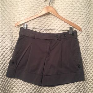 🔥SOLD🔥Vince NWT Short Cargo Shorts Size 4 Army Green