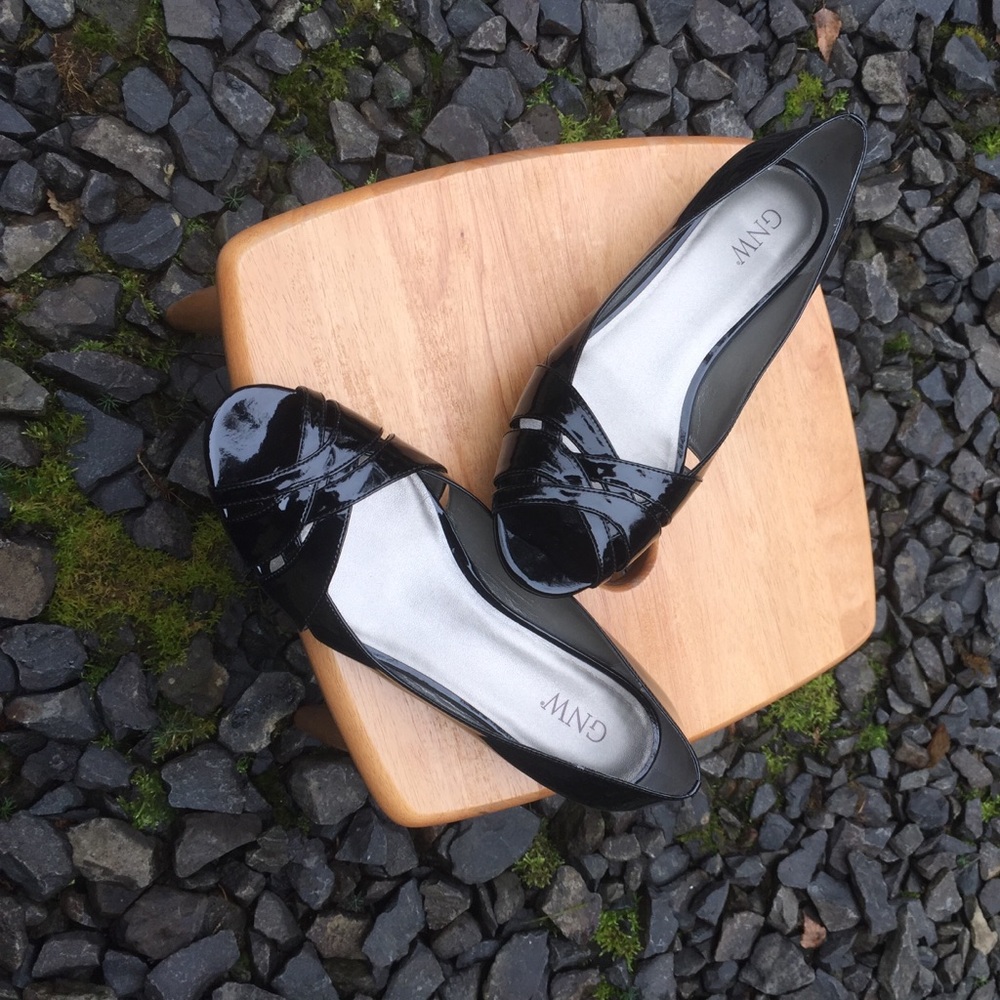 GNW Moteller Black Patent Leather