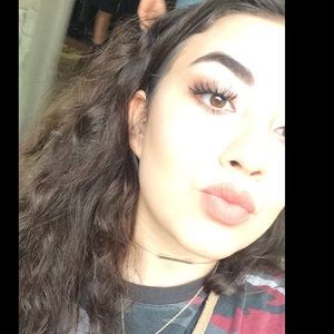 Meet your Posher, Isabella