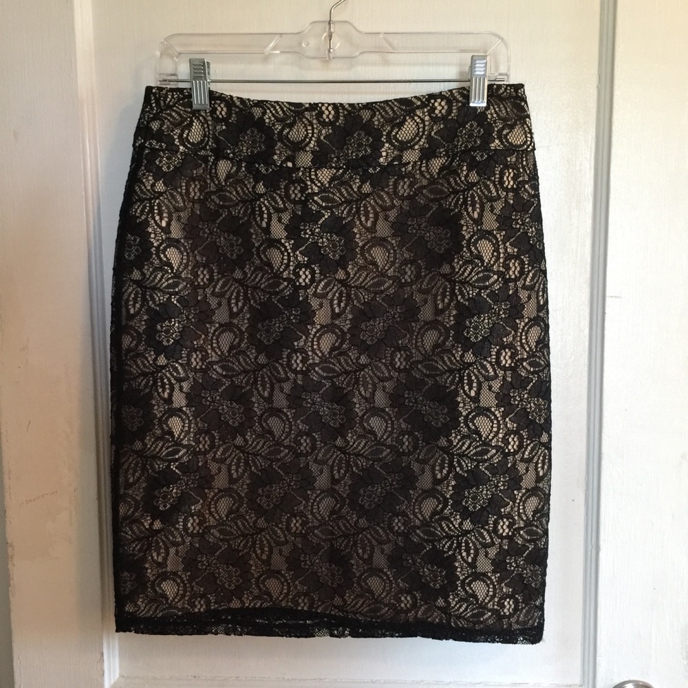 NWT NY&CO Lace Pencil Skirt