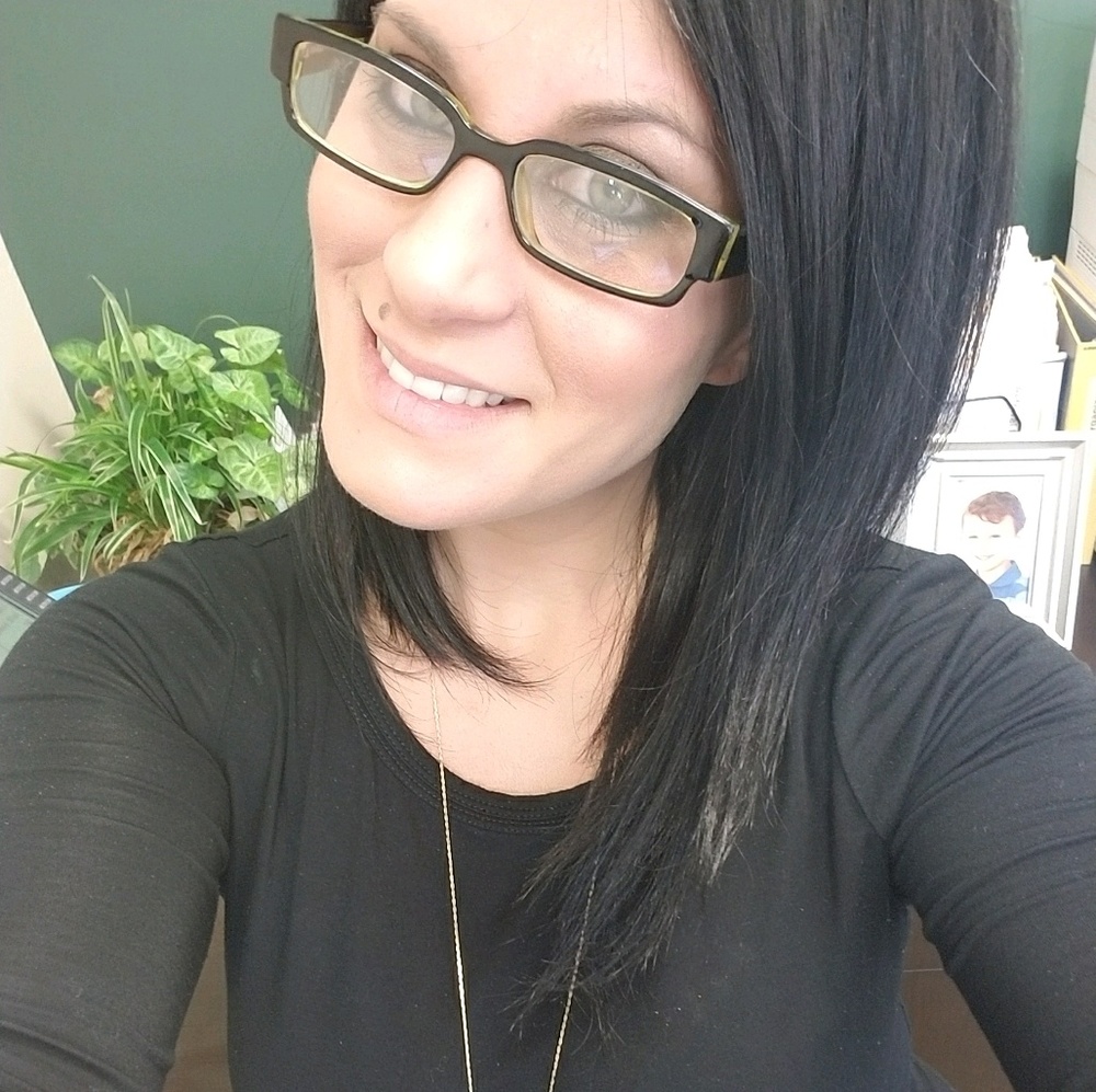 Meet your Posher, Kayla
