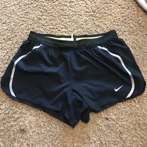 NIKE RUNNING SHORTS