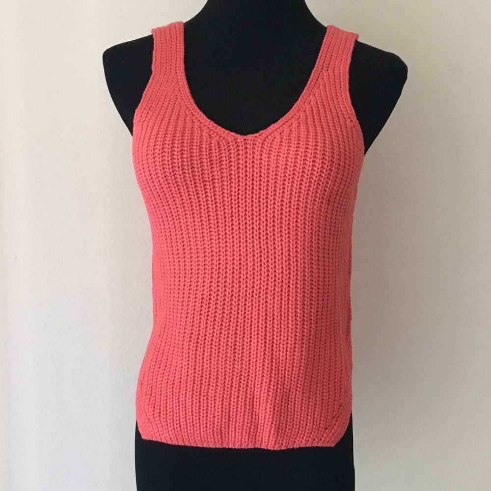 Coral Knit Top With Side Slits Size Small