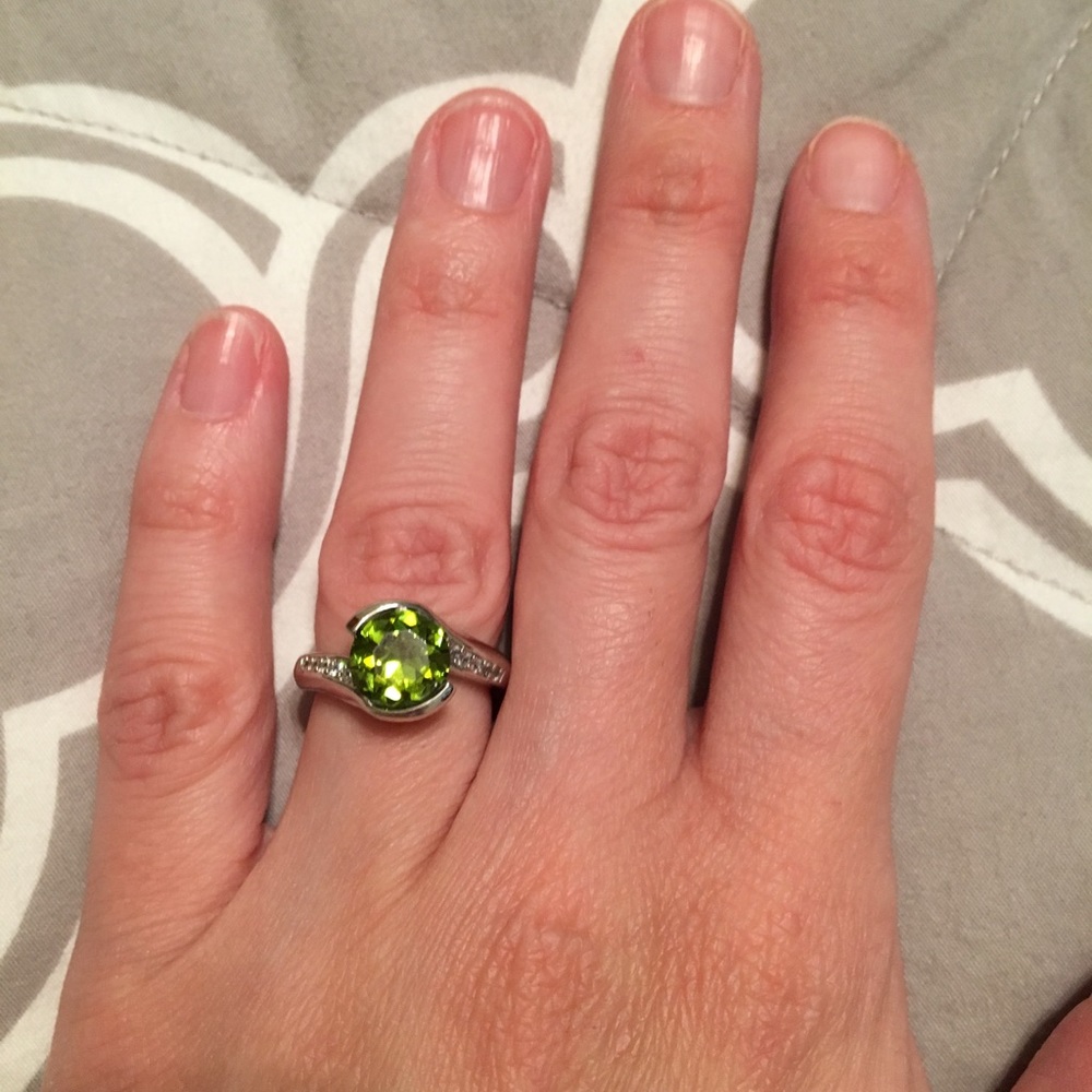 ⭐️CZ WHITE GOLD RHODIUM PLATED RING ⭐️ - Picture 2 of 3