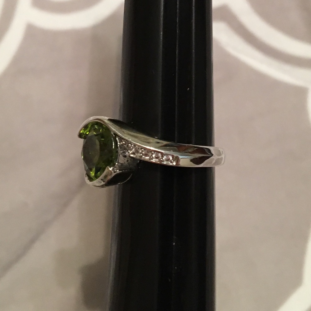 ⭐️CZ WHITE GOLD RHODIUM PLATED RING ⭐️ - Picture 3 of 3