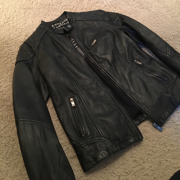 Black leather jacket - Picture 1 of 5