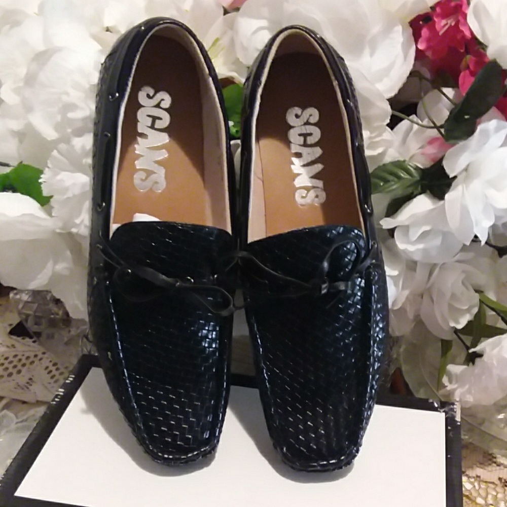 ADORABLE  SCANS LEATHER LINING MEN SHOE NWOT