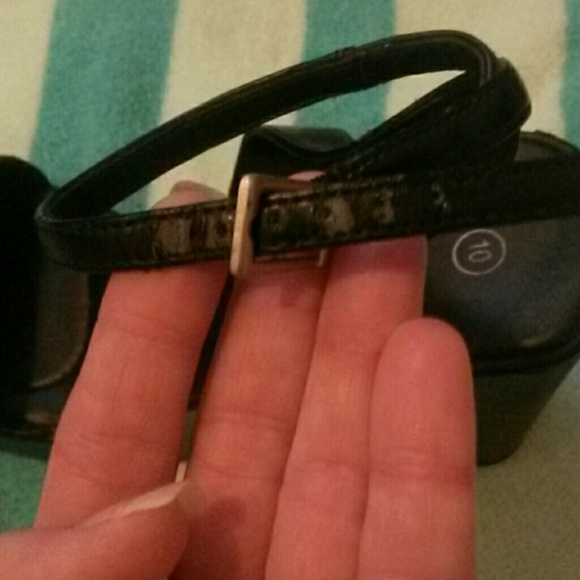 Wedge Sandals - Picture 4 of 8