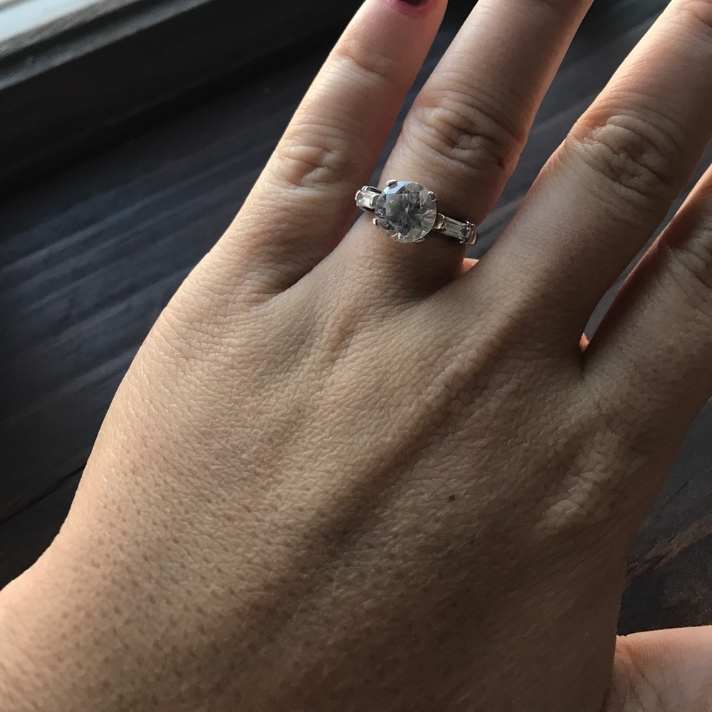 Stunning sterling silver ring