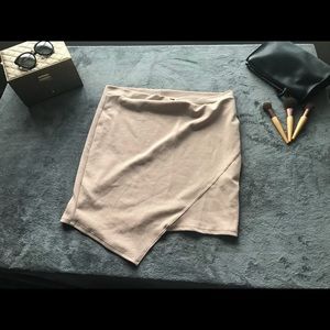 Nude pink skirt