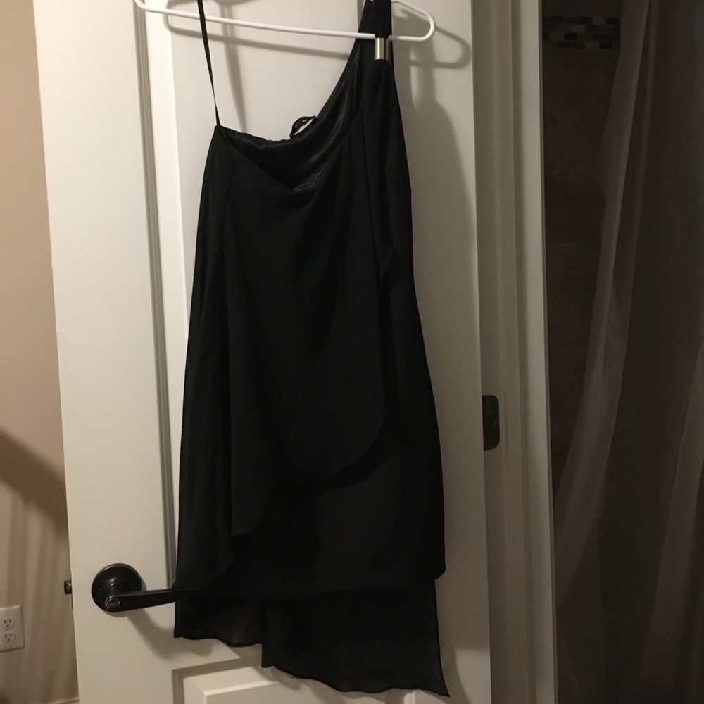 Dresses - Picture 5 of 7