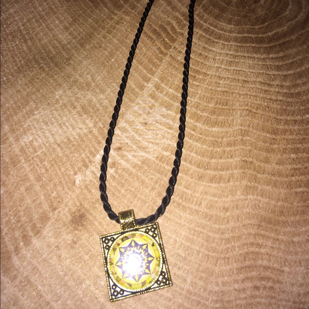 MangnabilitiesNecklace w6 interchangeable centers