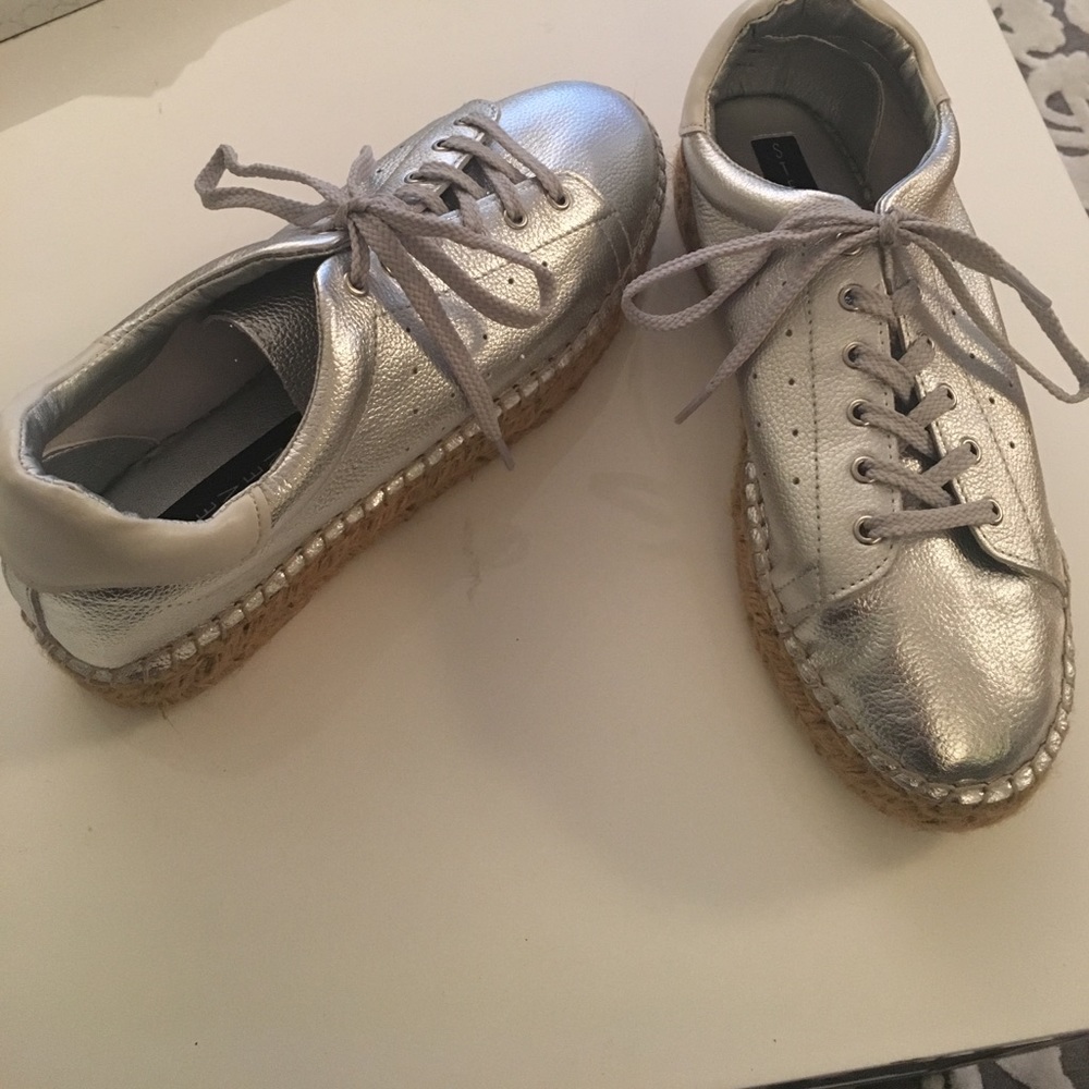 Steve Madden Pace sneakers in Silver size 8