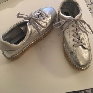 Steve Madden Pace sneakers in Silver size 8