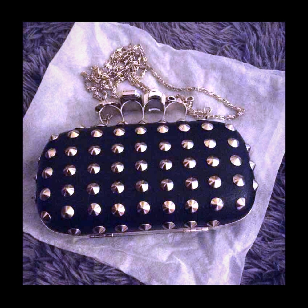 Skull clutches